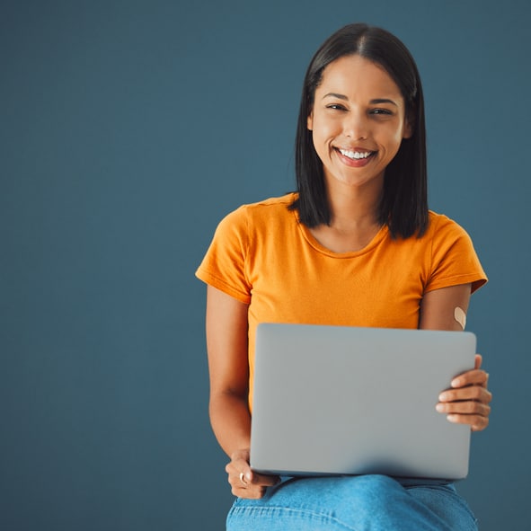 woman writing compelling lapsed member email message